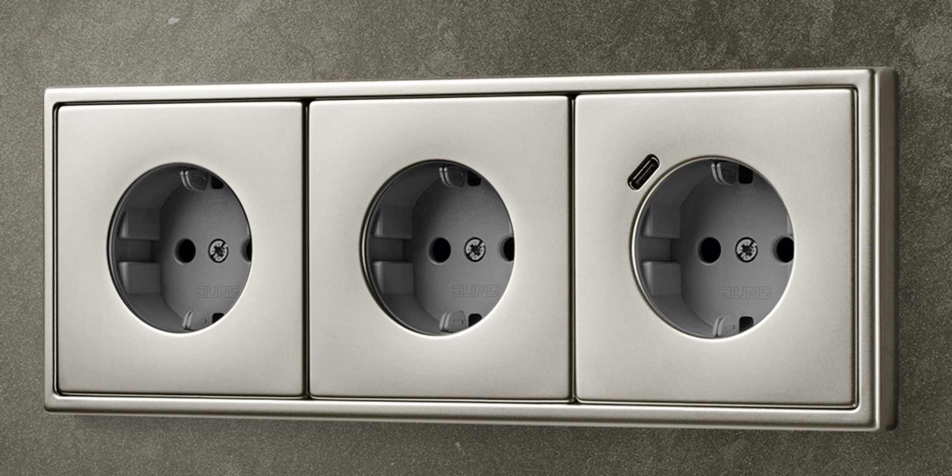 SCHUKO® Steckdosen mit USB bei Elektrotechnik Knittel UG&Co.KG in Seebach b Eisenach, Thür