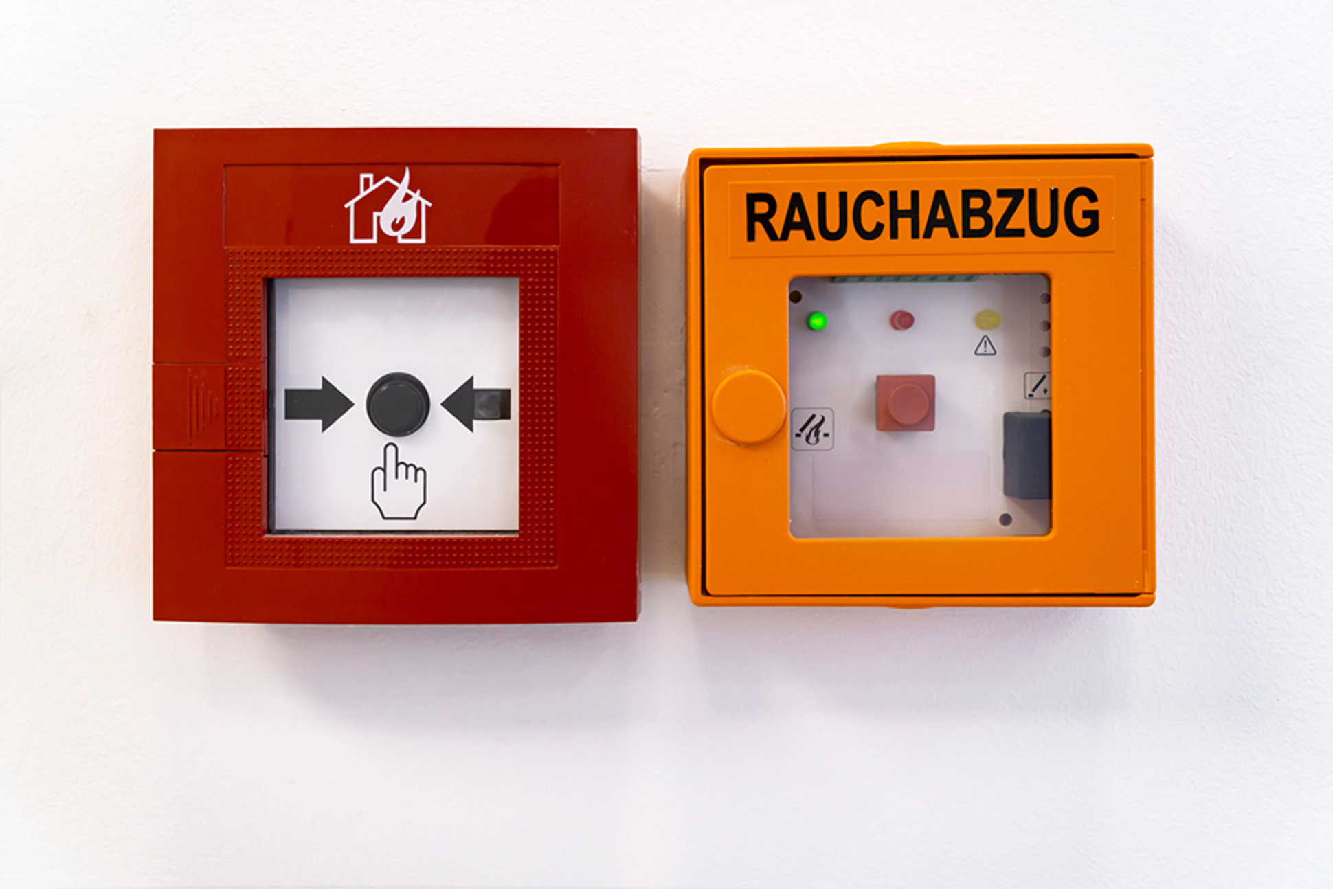 Rauchwärme­abzug bei Elektrotechnik Knittel UG&Co.KG in Seebach b Eisenach, Thür